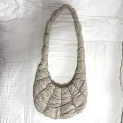 COS キルティングショルダーバッグ アイボリー