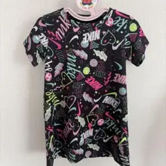 NIKE 半袖 総柄 Tシャツ ブラック　92-98cm 2〜3歳のサムネイル