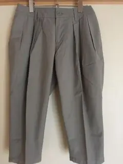 LOWRYES FARM 膝丈テーパードパンツ