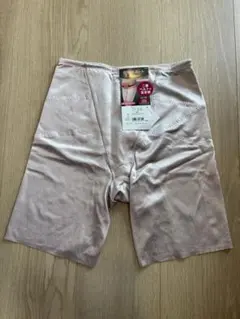 新品未使用　骨盤サポート　ガードル 花柄刺繍 ベージュ　サイズ64