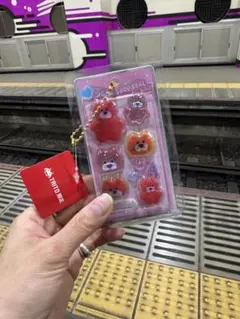 mojojojo うるちゅるポップシール　ミニチュアキーホルダー　赤　猫のサムネイル
