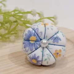 フラワーピンクッション 針山 ハンドメイド 花柄×チェック柄（青）