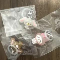 サンリオ　ゆるっとめじるしアクセサリー　くろうさ　しろうさ　マイメロ