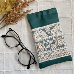 no.122 インド刺繍リボン　メガネケース　バネ口ポーチ　メガネ入れ