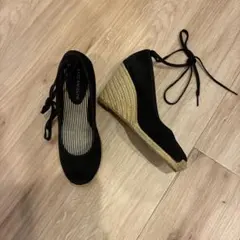 スエード 足首リボン結び　ウェッジヒール