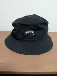 STUSSYバケットハット　ブラックのサムネイル