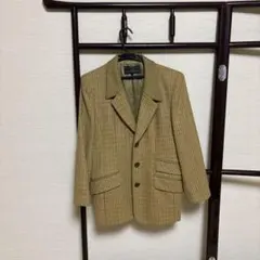 レリアン　パンツスーツ　黄土色のサムネイル