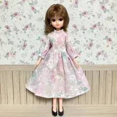 リカちゃん　リバティのワンピースのサムネイル