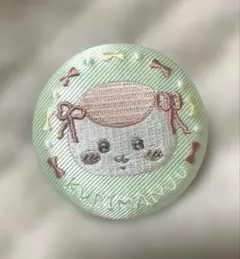 ちいかわ　刺繍缶バッジ2 くりまんじゅう