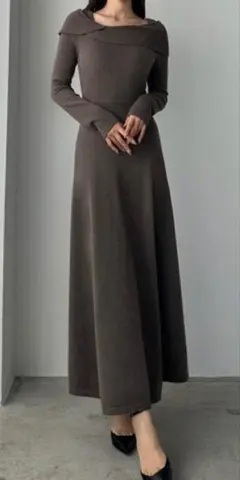 Louere アシメオフショル風ニットフレアワンピ