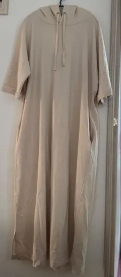 パーカーロングワンピース