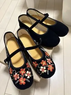 台湾購入　刺繍付き黒フラットシューズ