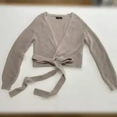 新品Bershka ベージュ 前結びカーディガンのサムネイル