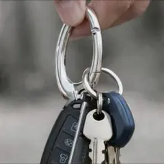 スタイリッシュキーホルダー　シルバー　オーバル型　カラビナ　ストリート　アメカジ