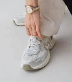 NIKE V2K RUNスニーカー グレーシルバー IENA24.5〜25.0