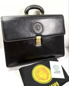 美品■ Gianni Versace ヴェルサーチ メデューサ黒 ビジネスバッグのサムネイル