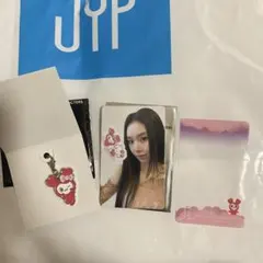 TWICE ポップアップ 特典トレカ チャーム クリアカード サンリオ チェヨン