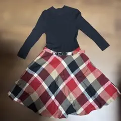 赤 ひざ丈ワンピース