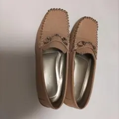 ベージュ ドライビングシューズ