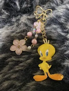 トゥイーティー キーホルダー チャーム ストラップ　ルーニーテューンズ　花　目印