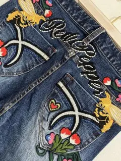 リカッチ様専用Red Pepper ハニービー花刺繍入りデニム