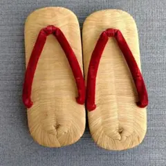 伝統的な藁草履 赤い鼻緒 約23cm