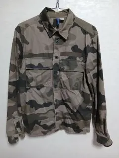 H&M ミリタリーシャツ 迷彩 刺繍入り
