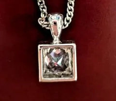 シルバー スクエア型ペンダントネックレス