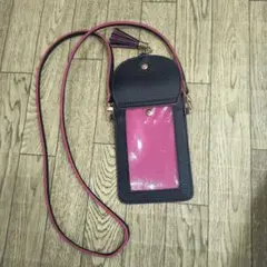 タッセル付きスマホショルダーバッグ 黒とピンク