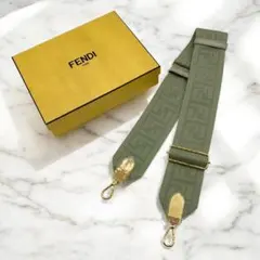 ほぼ未使用✨ フェンディ ズッカ ストラップユー ファブリック グリーン