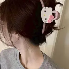 【新品未使用】 ハローキティ ヘアクリップ ピンクのサムネイル