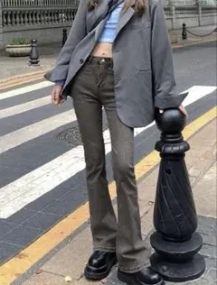 【SHEIN 人気商品】 レアカラー　フレアパンツ　デニムパンツ グレーブラウン