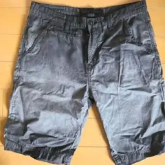GUESS メンズ ハーフパンツ ショートパンツ グレーのサムネイル