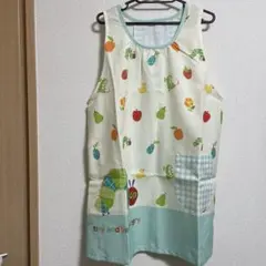 はらぺこあおむし　エプロン　保育士　すてきな先生
