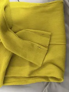 イエローニットワンピース 長袖 スリット入り