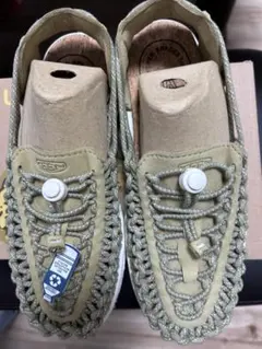 KEEN UNEEK 2HARVEST サンダル