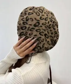ヒョウ柄ベレー帽