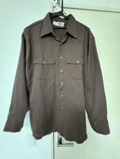 ブラウン長袖シャツ 前面ポケット付き