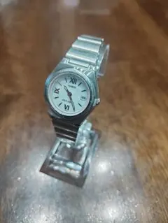 CASIO ピンク×ホワイト　ソーラー レディース腕時計　稼働品