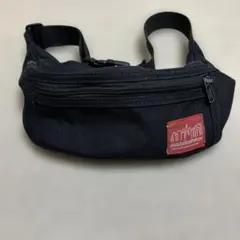 Manhattan Portage ブラックボディバッグ