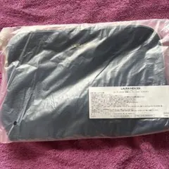 ローラメルシェ　ビューティーバッグのサムネイル