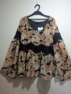 新品タグ付き★リエンダRienda花柄シフォンチュニックのサムネイル