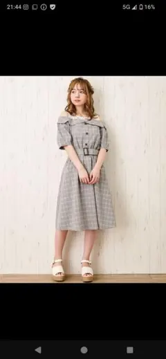 イング レースレイヤーオフショルワンピース・半袖・グレー チェック