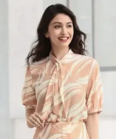 大きいサイズ　ナラカミーチェ オーバルラインプリントボウタイ ブラウス パール