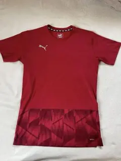 アディダスティーシャツ