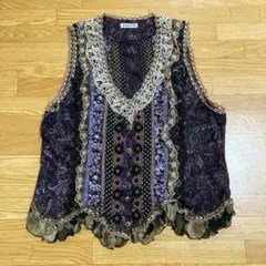 ［美品］最終値下げしました‼️DOROTHY　ドロシー　レース刺繍ベストのサムネイル