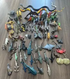 フィギュアまとめ売り８１体　恐竜　動物　海の生物