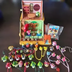 【廃盤 レア】 お茶犬 ぶんぐのお家 ミニチュアハウス &大量ストラップ 廃盤 レア】 お茶犬 ぶんぐのお家 ミニチュアハウス - メルカリ
