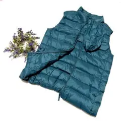 美品　トップバリュ 軽量ダウンベスト S グリーン 撥水 収納袋付 ダウン85%
