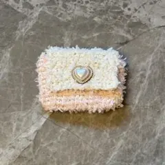 ハンドメイド ハートモチーフ付きポーチ 編み物のサムネイル